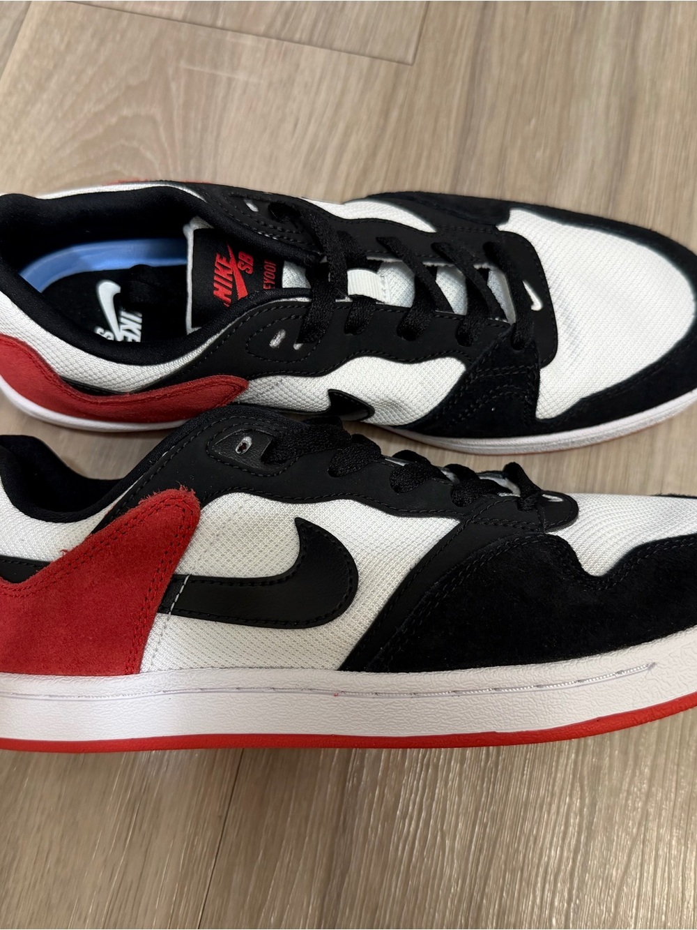 Nike Men's SB ALLEYOOPS Sneakers - Size 8.5 US - White/Black-Univ Red